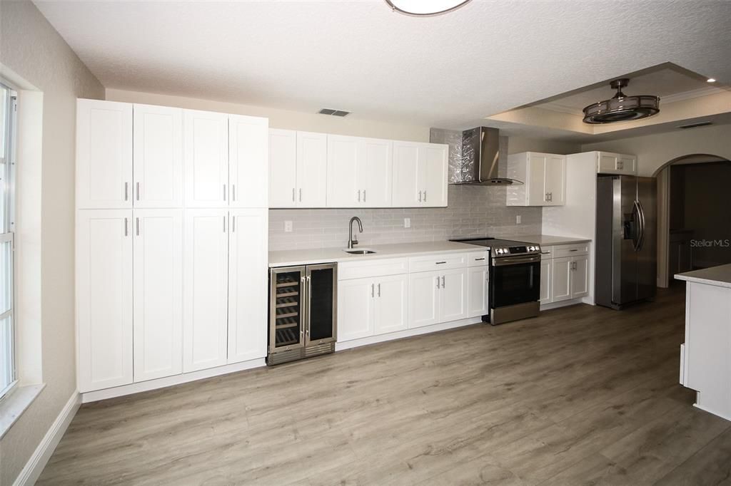 For Sale: $399,900 (3 beds, 2 baths, 1926 Square Feet)