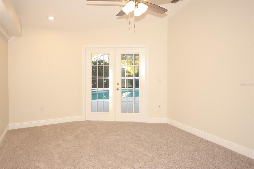 For Sale: $399,900 (3 beds, 2 baths, 1926 Square Feet)