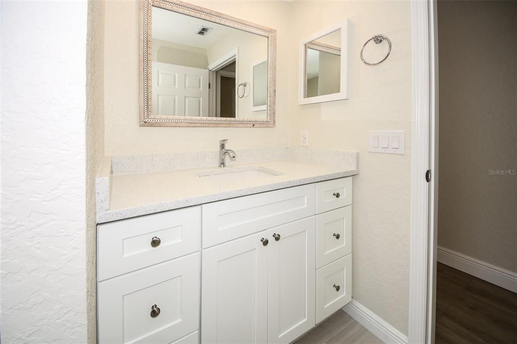 For Sale: $399,900 (3 beds, 2 baths, 1926 Square Feet)