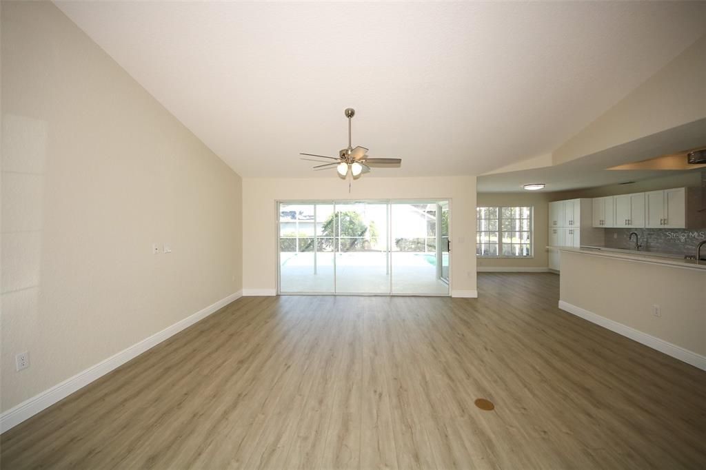 For Sale: $399,900 (3 beds, 2 baths, 1926 Square Feet)