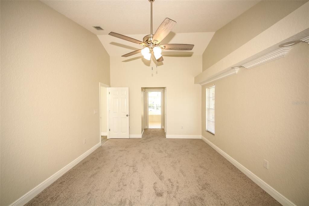 For Sale: $399,900 (3 beds, 2 baths, 1926 Square Feet)