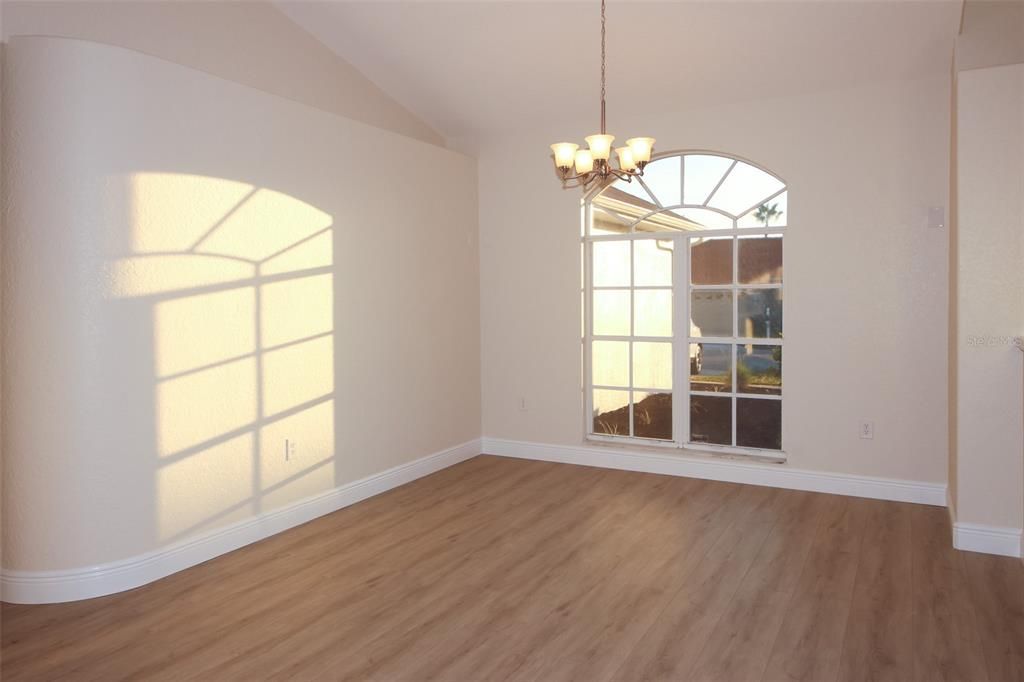 For Sale: $399,900 (3 beds, 2 baths, 1926 Square Feet)