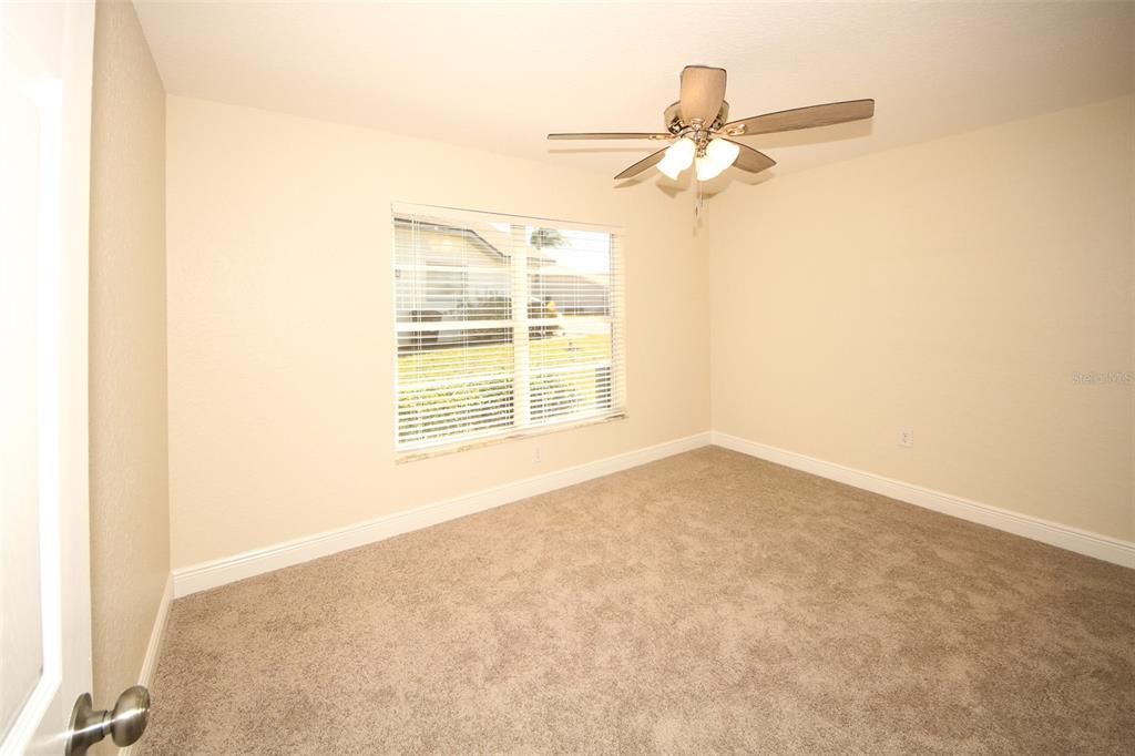 For Sale: $399,900 (3 beds, 2 baths, 1926 Square Feet)