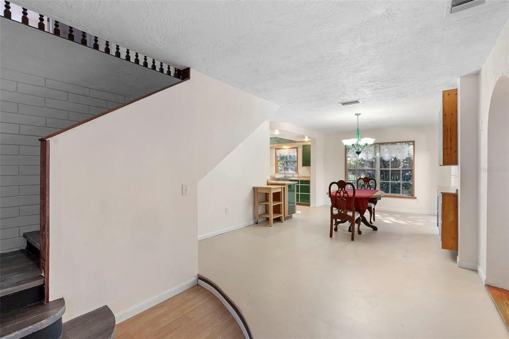 For Sale: $335,000 (5 beds, 3 baths, 2817 Square Feet)