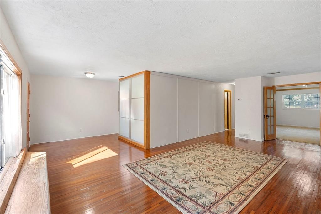 For Sale: $335,000 (5 beds, 3 baths, 2817 Square Feet)