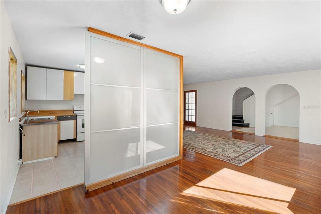 For Sale: $335,000 (5 beds, 3 baths, 2817 Square Feet)