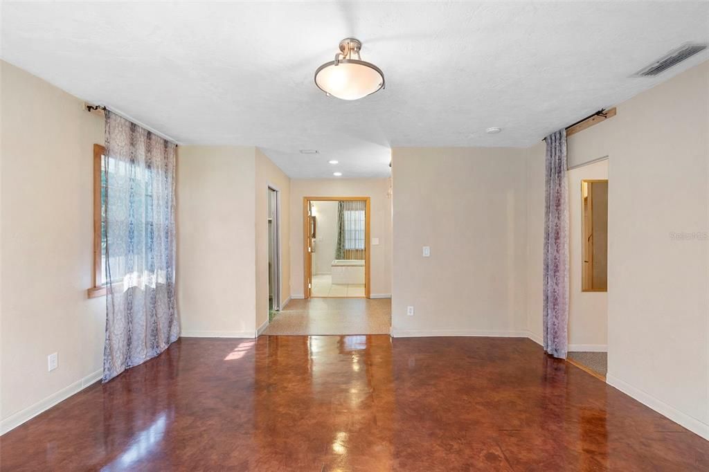 For Sale: $335,000 (5 beds, 3 baths, 2817 Square Feet)