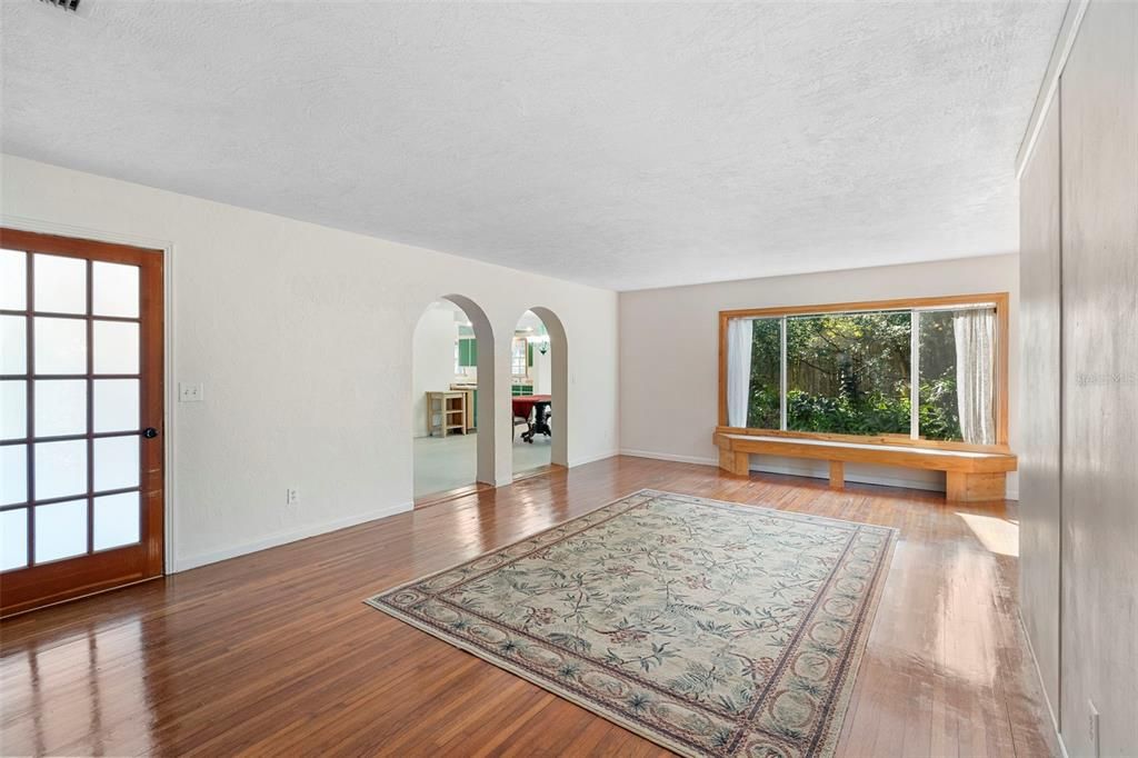 For Sale: $335,000 (5 beds, 3 baths, 2817 Square Feet)