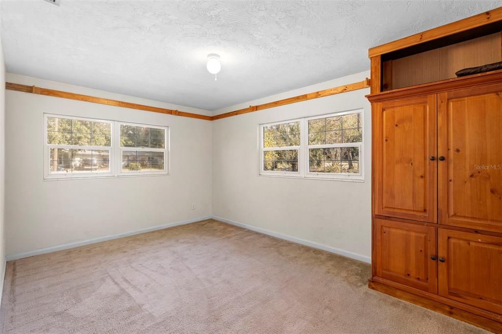 For Sale: $335,000 (5 beds, 3 baths, 2817 Square Feet)