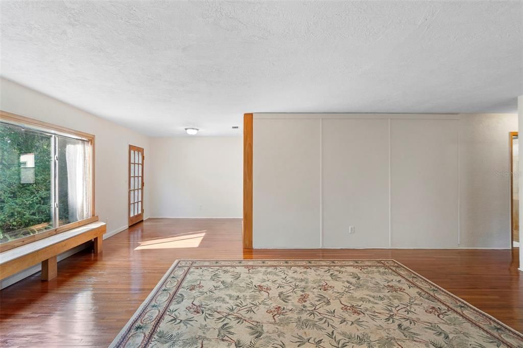 For Sale: $335,000 (5 beds, 3 baths, 2817 Square Feet)