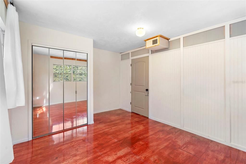 For Sale: $335,000 (5 beds, 3 baths, 2817 Square Feet)