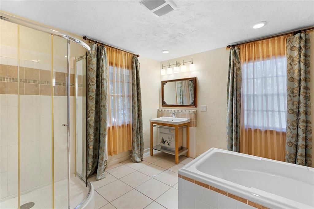 For Sale: $335,000 (5 beds, 3 baths, 2817 Square Feet)