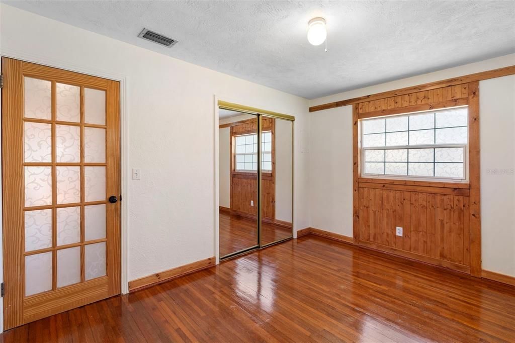 For Sale: $335,000 (5 beds, 3 baths, 2817 Square Feet)