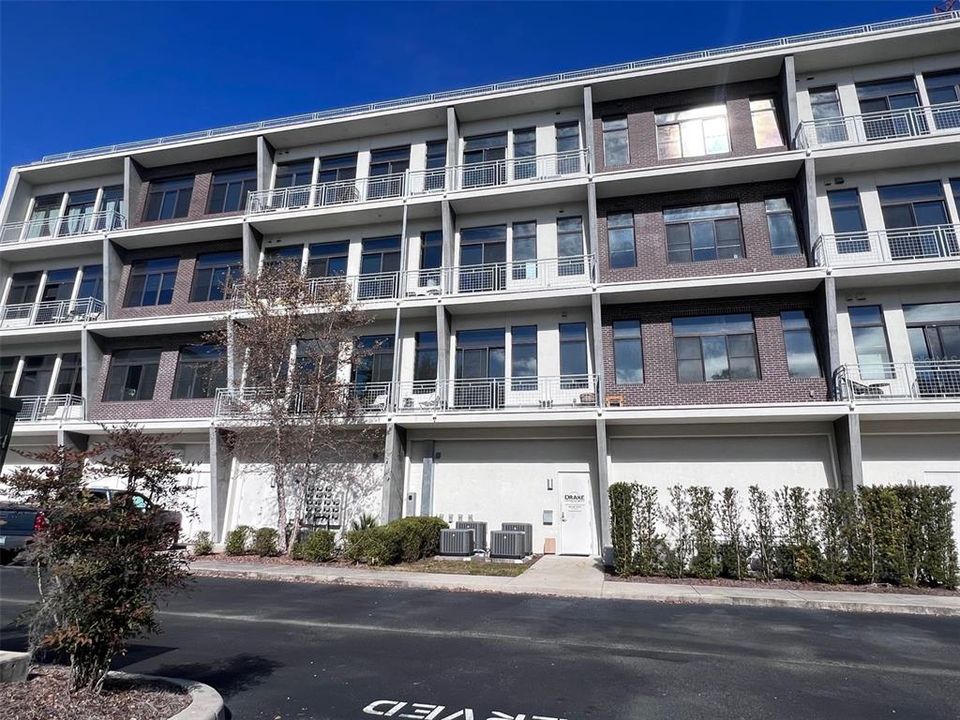 出租: $2,295 (2 贝兹, 2 浴室, 1203 平方英尺)