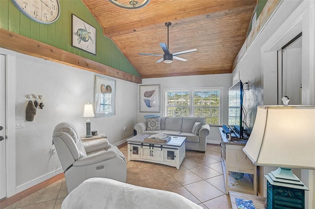 Active With Contract: $560,000 (2 beds, 1 baths, 1283 Square Feet)