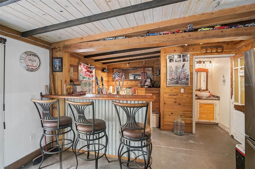 Active With Contract: $560,000 (2 beds, 1 baths, 1283 Square Feet)