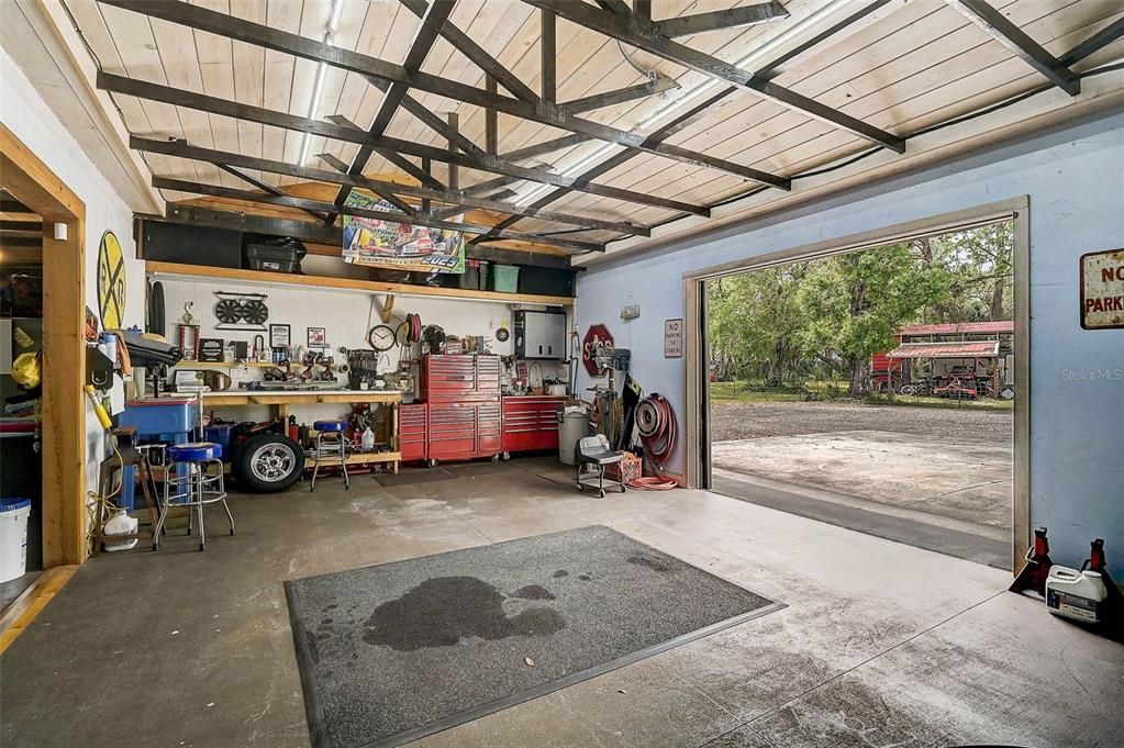 Active With Contract: $560,000 (2 beds, 1 baths, 1283 Square Feet)