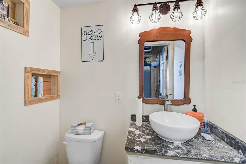 Active With Contract: $560,000 (2 beds, 1 baths, 1283 Square Feet)