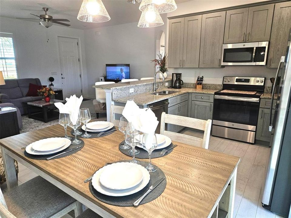 For Rent: $2,500 (3 beds, 2 baths, 1287 Square Feet)