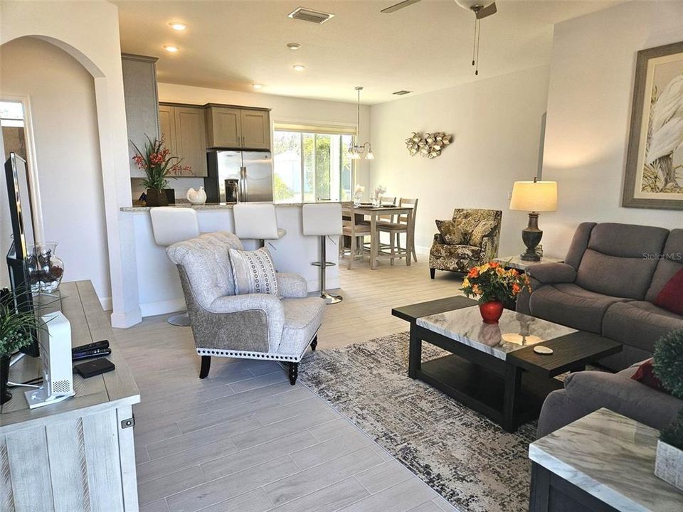 For Rent: $2,500 (3 beds, 2 baths, 1287 Square Feet)