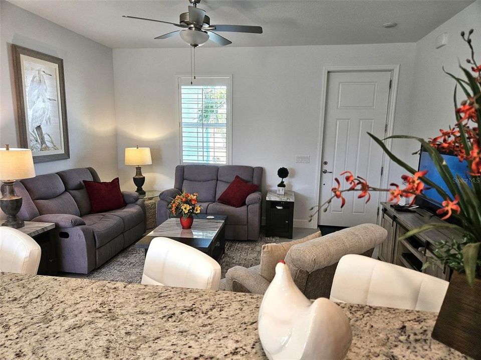 For Rent: $2,500 (3 beds, 2 baths, 1287 Square Feet)