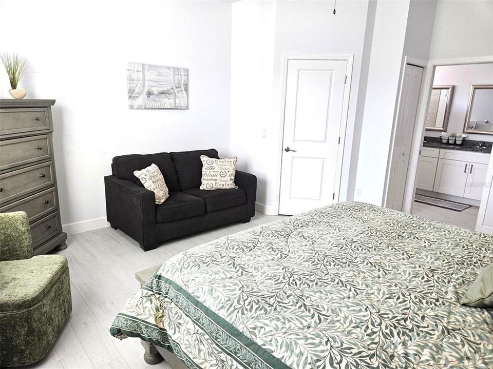 For Rent: $2,500 (3 beds, 2 baths, 1287 Square Feet)