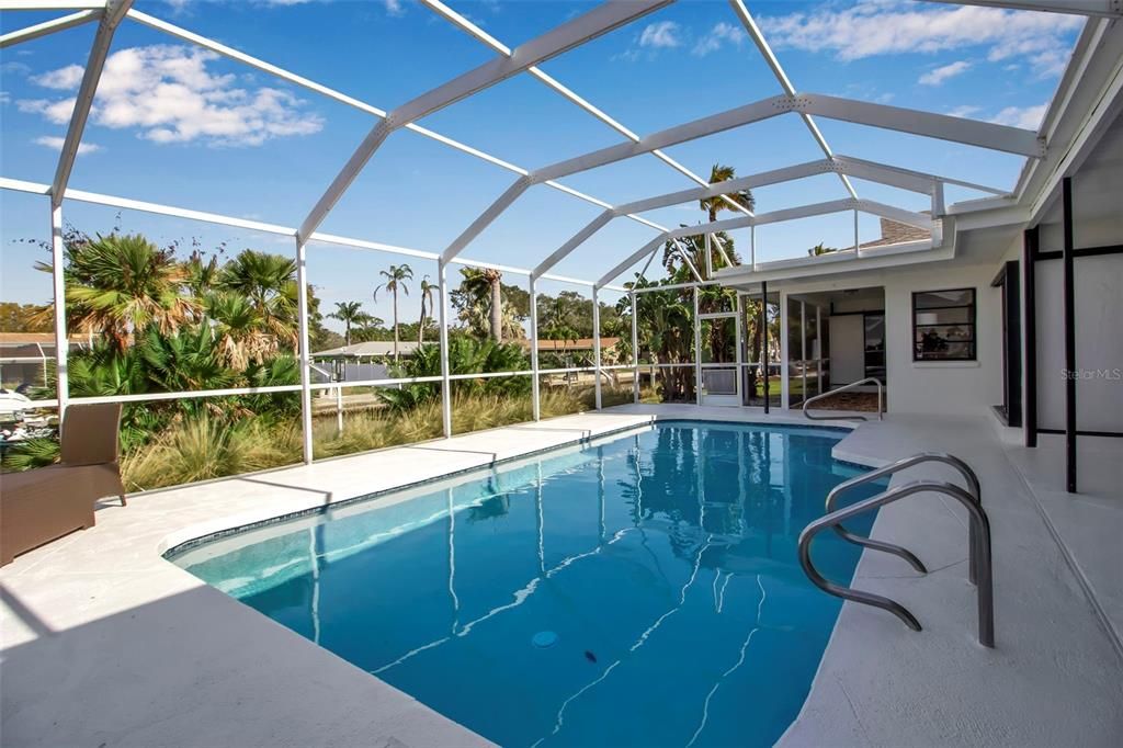 For Sale: $1,675,000 (3 beds, 2 baths, 1995 Square Feet)