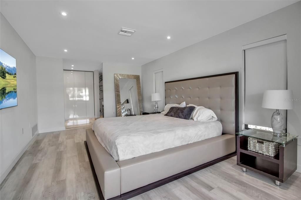 For Sale: $1,675,000 (3 beds, 2 baths, 1995 Square Feet)