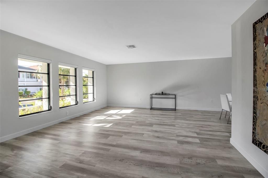 For Sale: $1,675,000 (3 beds, 2 baths, 1995 Square Feet)