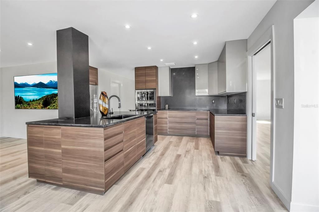 For Sale: $1,675,000 (3 beds, 2 baths, 1995 Square Feet)