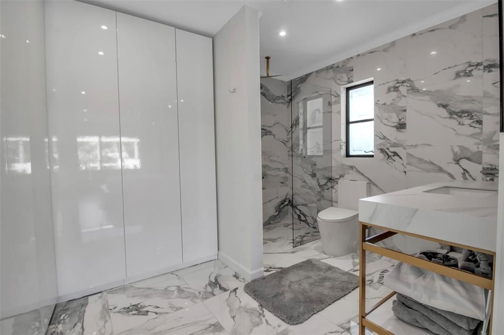 For Sale: $1,675,000 (3 beds, 2 baths, 1995 Square Feet)