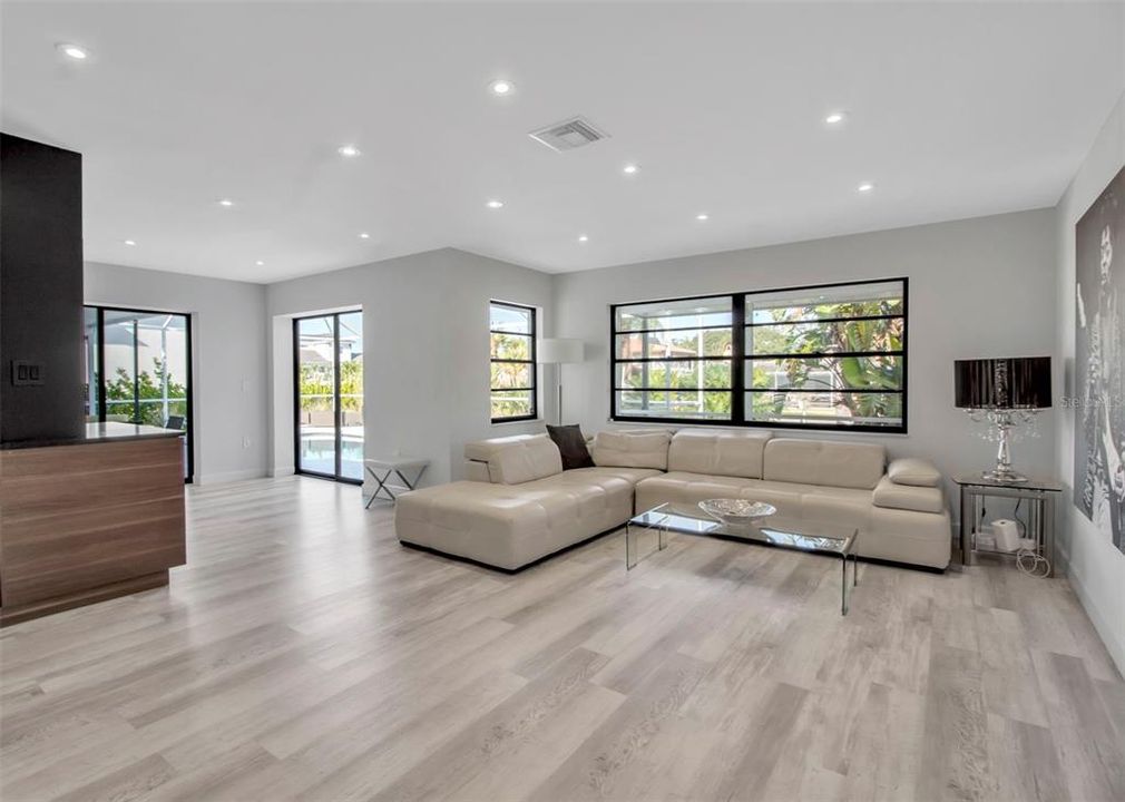 For Sale: $1,675,000 (3 beds, 2 baths, 1995 Square Feet)