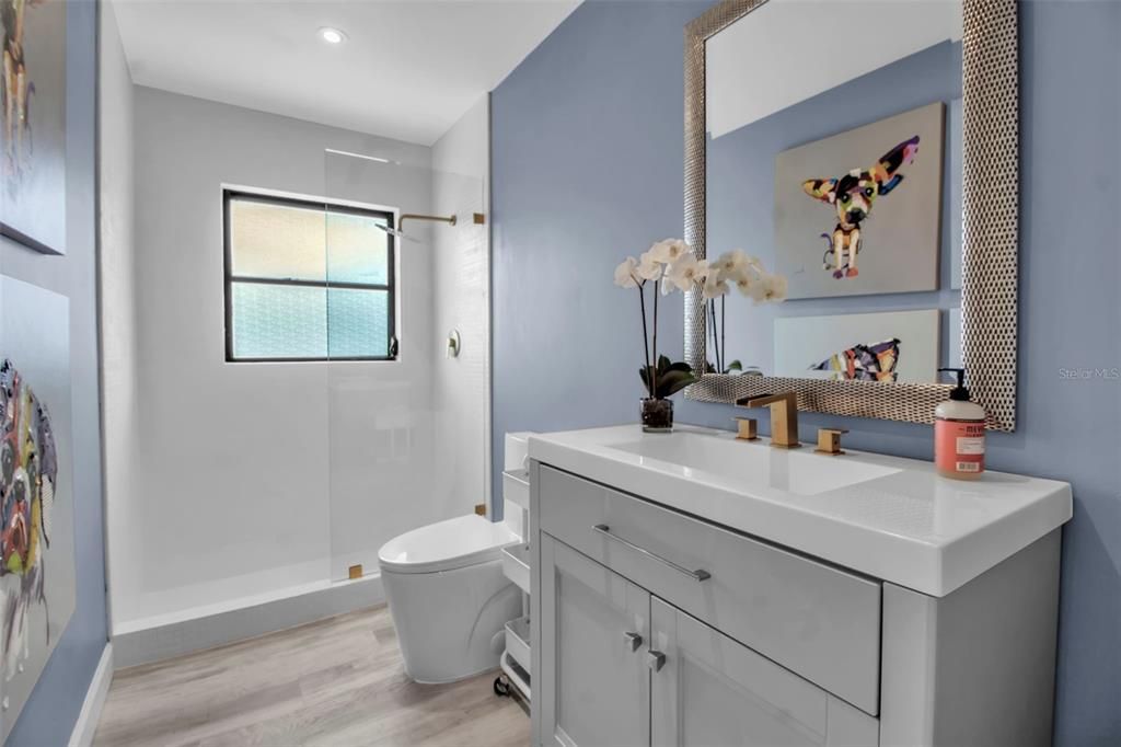 For Sale: $1,675,000 (3 beds, 2 baths, 1995 Square Feet)