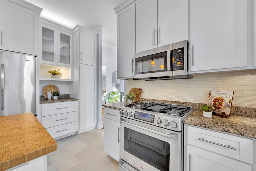 For Sale: $845,000 (3 beds, 3 baths, 2116 Square Feet)