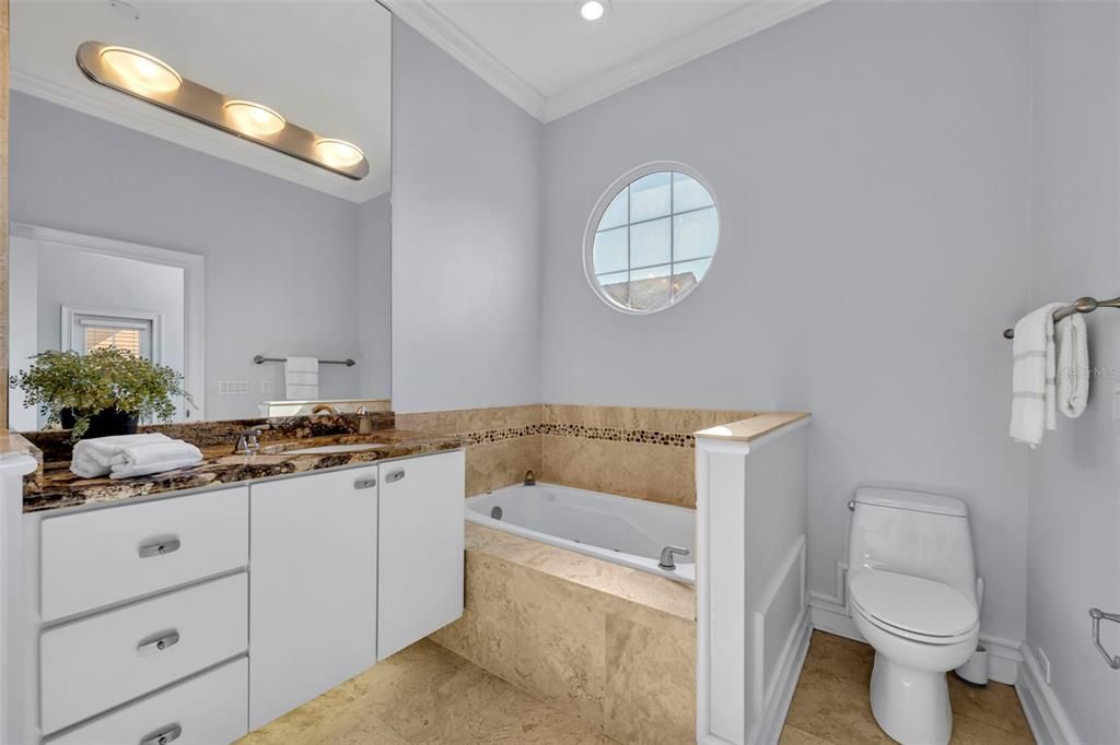 For Sale: $845,000 (3 beds, 3 baths, 2116 Square Feet)