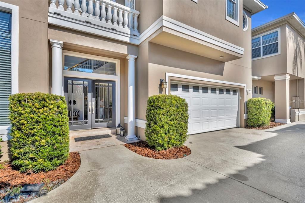 For Sale: $845,000 (3 beds, 3 baths, 2116 Square Feet)