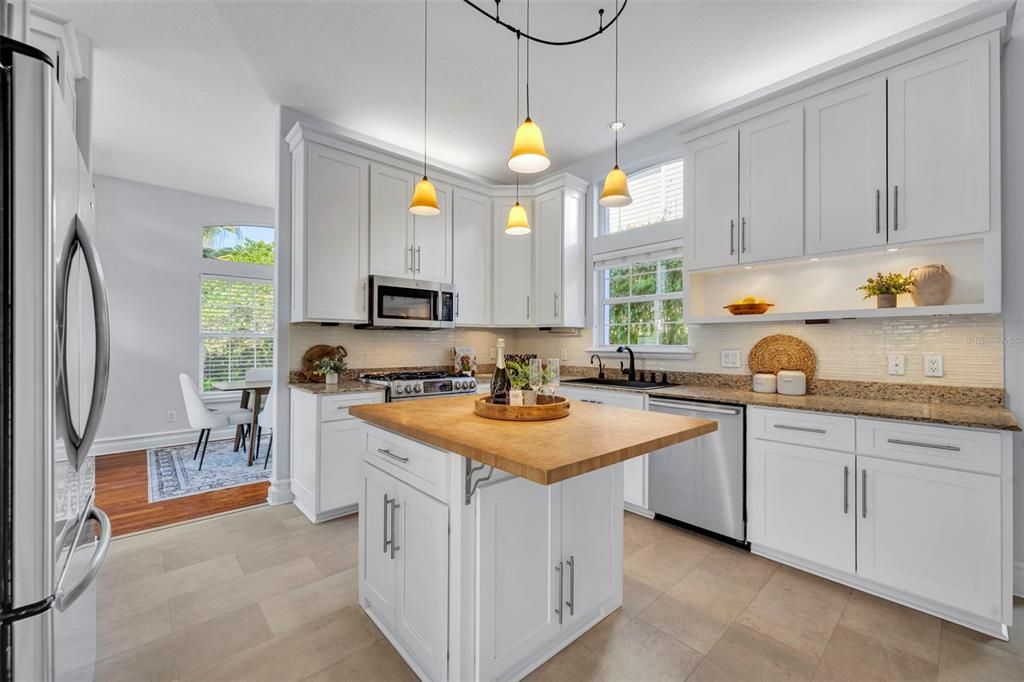 For Sale: $845,000 (3 beds, 3 baths, 2116 Square Feet)