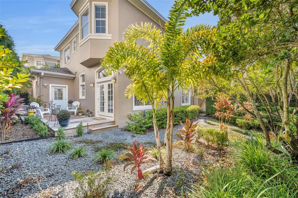 For Sale: $845,000 (3 beds, 3 baths, 2116 Square Feet)