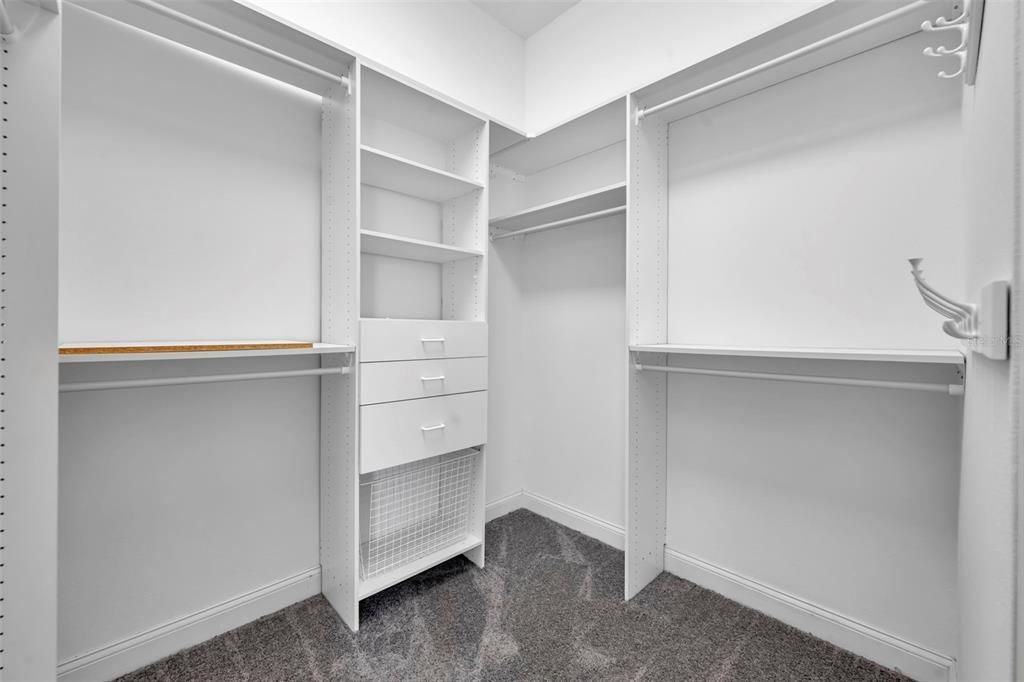 For Sale: $845,000 (3 beds, 3 baths, 2116 Square Feet)