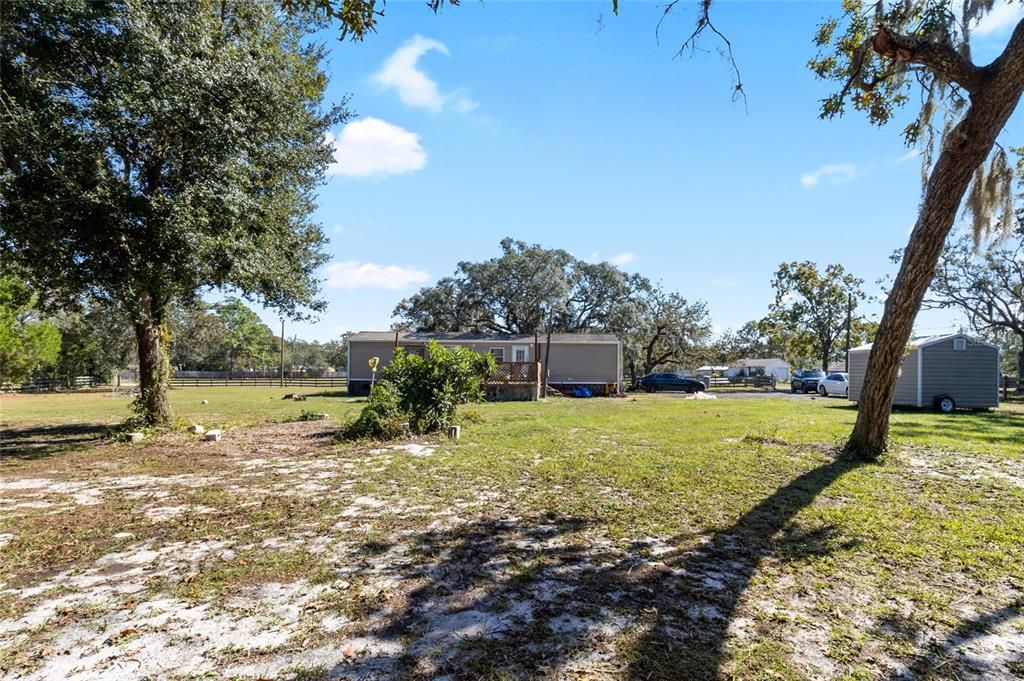 Под контрактом: $189,000 (2 спален, 1 ванн, 728 Квадратных фут)