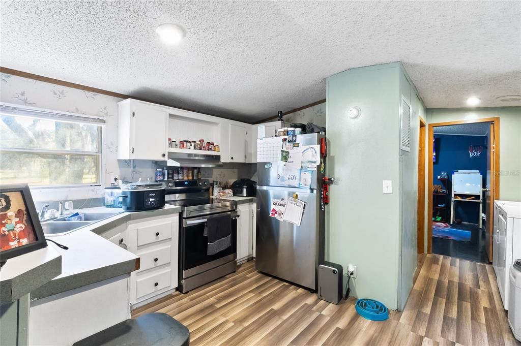 Под контрактом: $189,000 (2 спален, 1 ванн, 728 Квадратных фут)