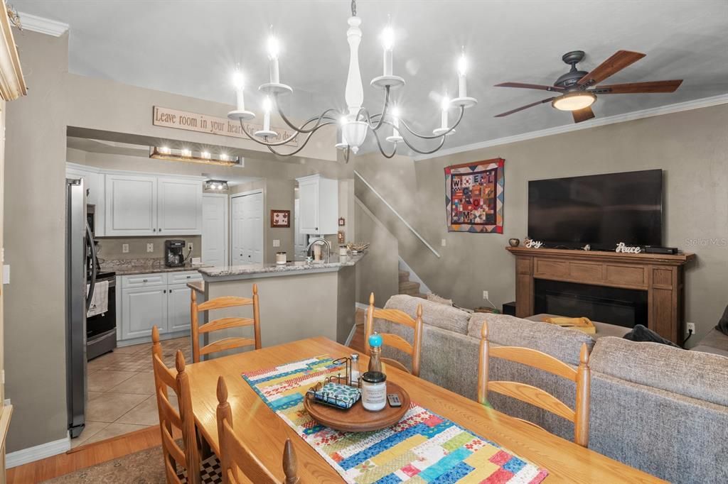 На продажу: $325,000 (3 спален, 2 ванн, 1584 Квадратных фут)