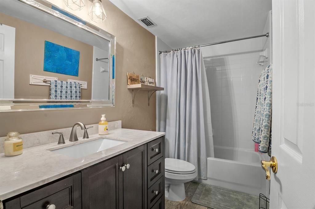 На продажу: $325,000 (3 спален, 2 ванн, 1584 Квадратных фут)