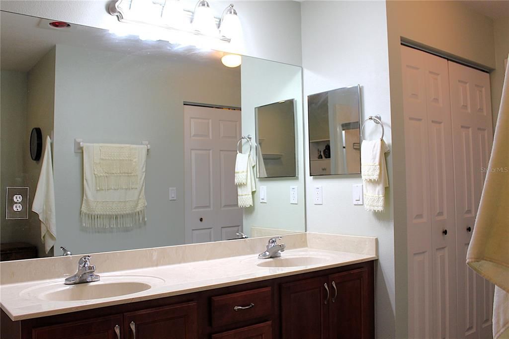 For Sale: $180,500 (2 beds, 2 baths, 1504 Square Feet)