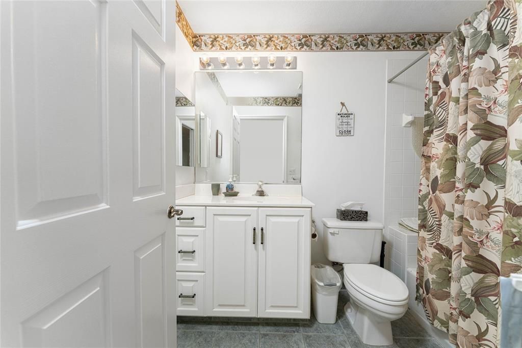 待售: $239,900 (2 贝兹, 2 浴室, 1327 平方英尺)