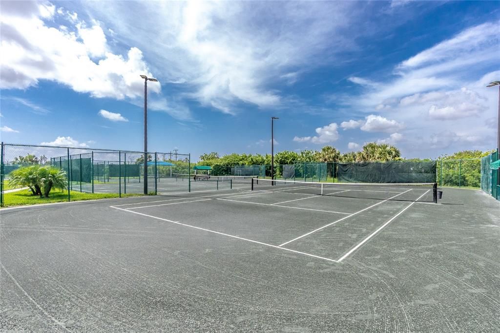 待售: $239,900 (2 贝兹, 2 浴室, 1327 平方英尺)