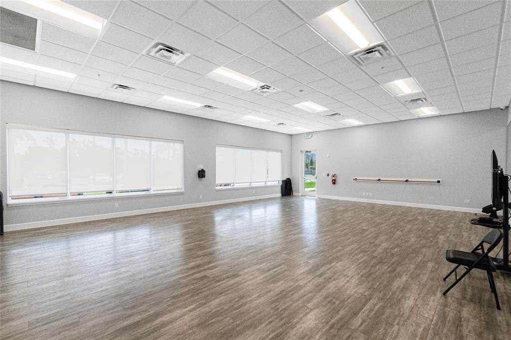 待售: $239,900 (2 贝兹, 2 浴室, 1327 平方英尺)