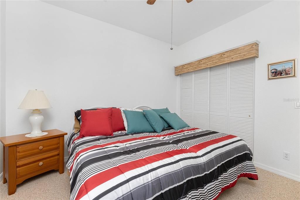 待售: $239,900 (2 贝兹, 2 浴室, 1327 平方英尺)