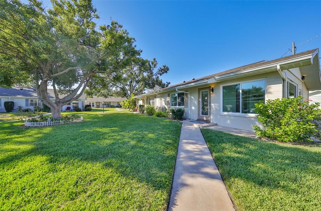 For Sale: $114,000 (1 beds, 1 baths, 960 Square Feet)