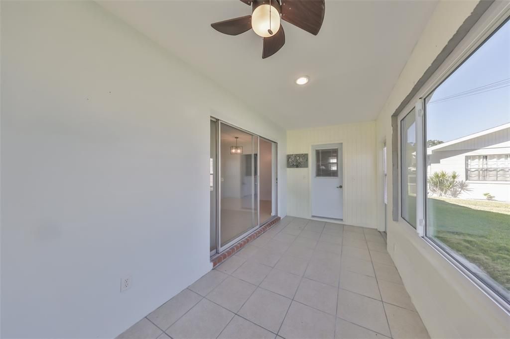 For Sale: $114,000 (1 beds, 1 baths, 960 Square Feet)